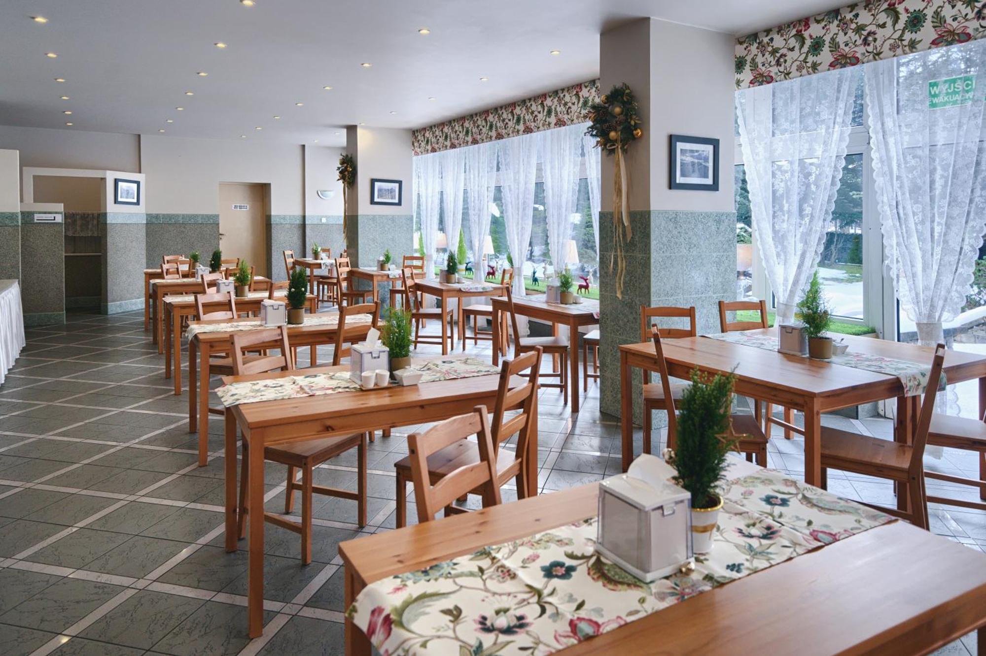 Hotel Ow Jaskolka à Zakopane Extérieur photo