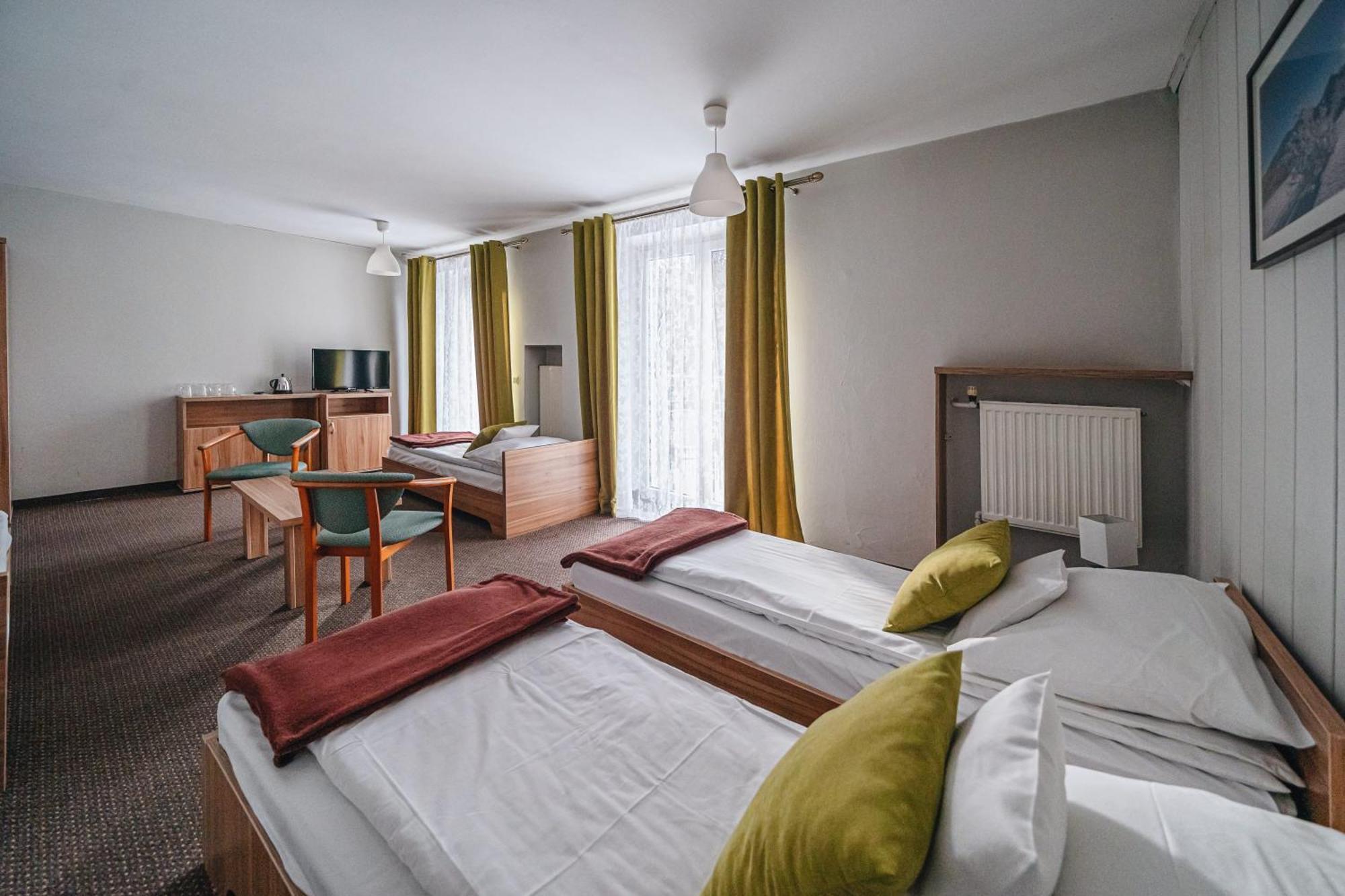 Hotel Ow Jaskolka à Zakopane Extérieur photo
